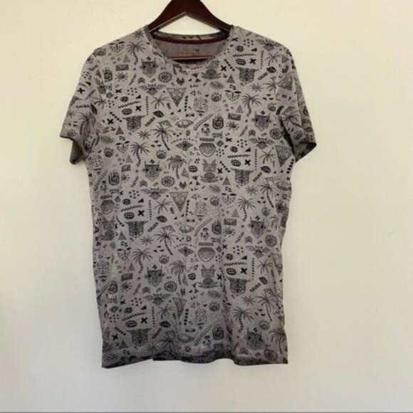MEDICINE Mens Tribal Aztec print Ombré dyed Grey and black Cotton tee Sz M NWOT - Picture 4 of 13